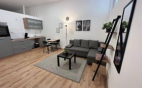 Apartment Central 10C 40Qm Wi-Fi Free Parking Calm Back House